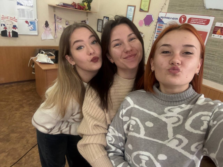 4 декабря отмечается Всемирный день обнимашек!.